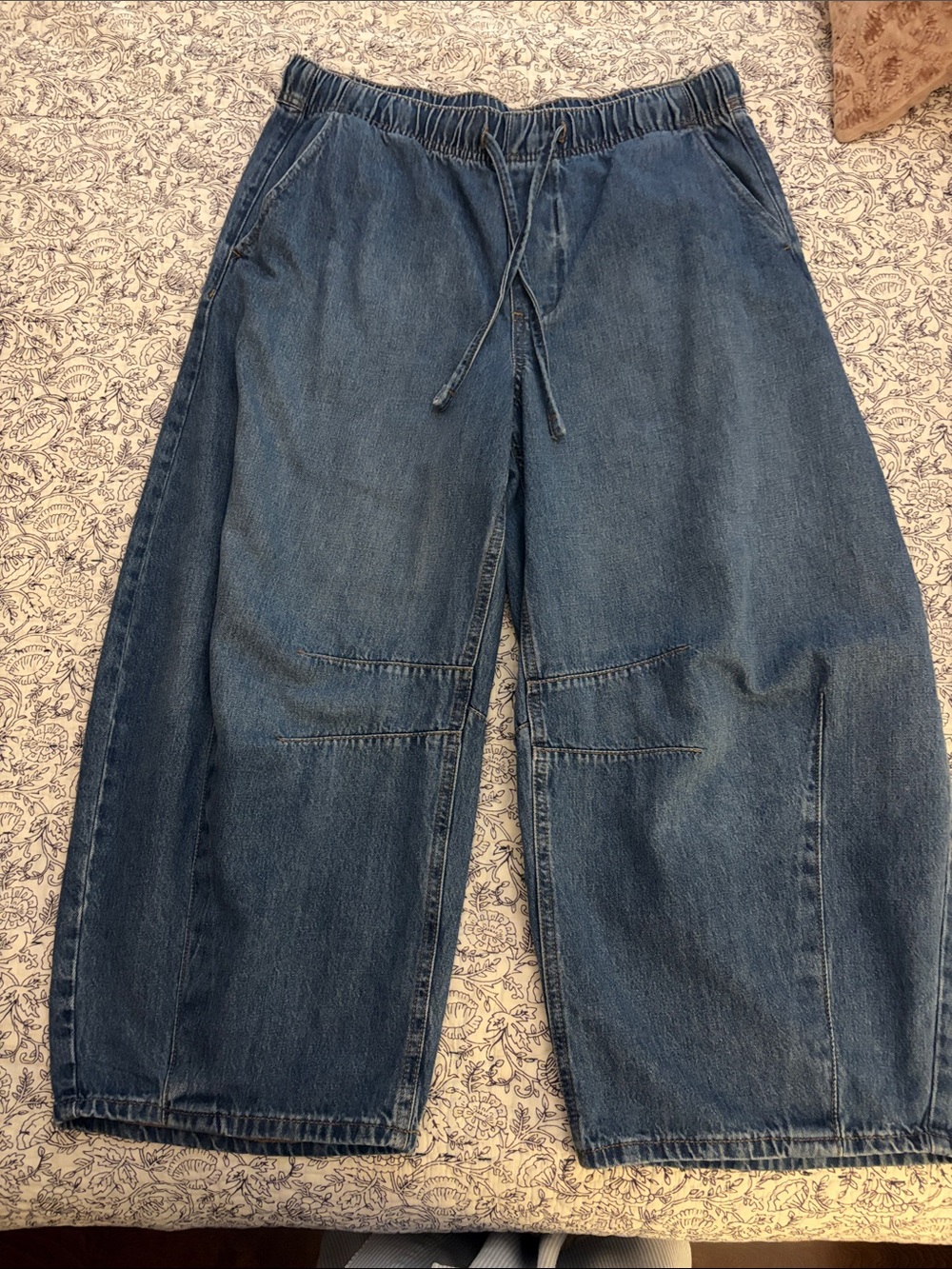 Old Navy Barrel Leg Indigo Drawstring Jeans